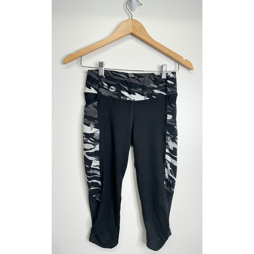 Athleta Leggins Womens Capri Camouflage Print Black/White Size XS‎